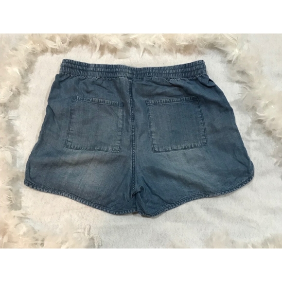 Donated-Juicy Couture Shorts - Picture 3 of 3